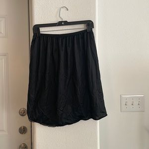 Vanity Fair Black Half Slip Size L